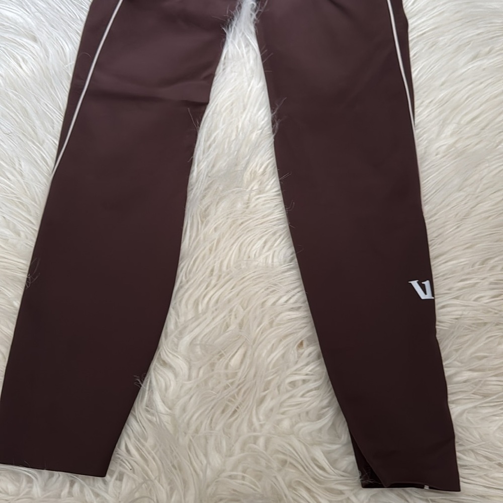 Vuori Evolve Lunar Legging Uplift Legging in Mahogany size S - Picture 5 of 7